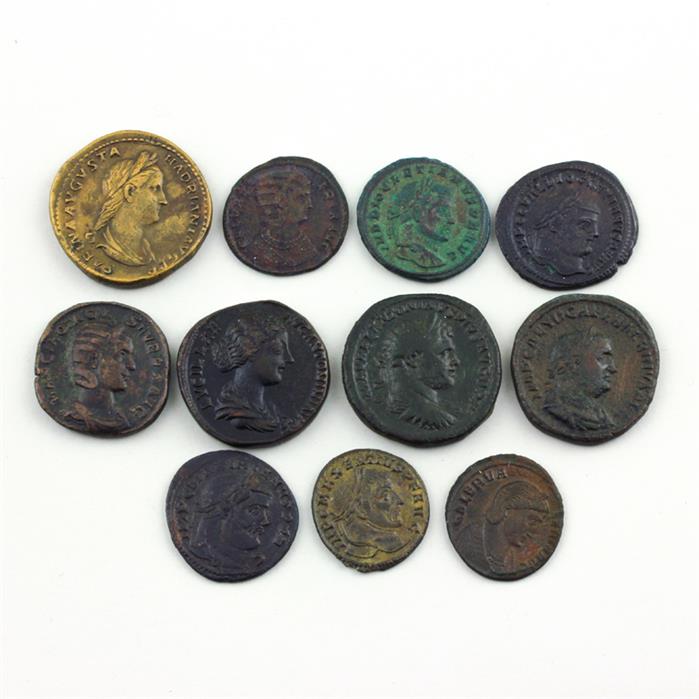 Elf antike Münzen, Römische Kaiserzeit, verschiedene Regenten.
