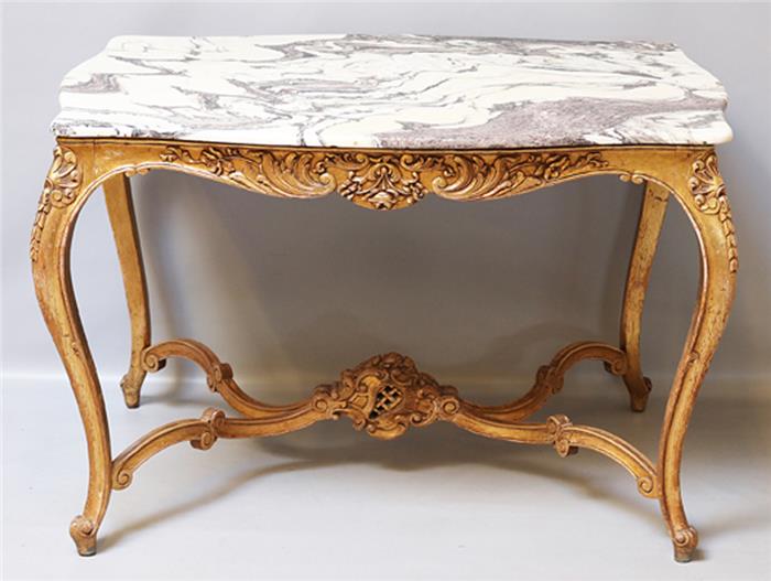 Tisch im Stil Louis XV.