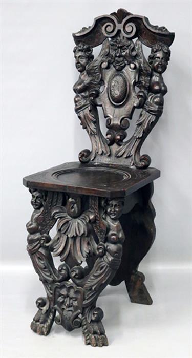 Stuhl im Renaissancestil.