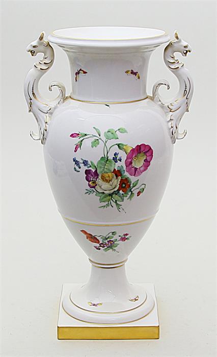 Französische Vase mit Greifenhenkeln, KPM Berlin.
