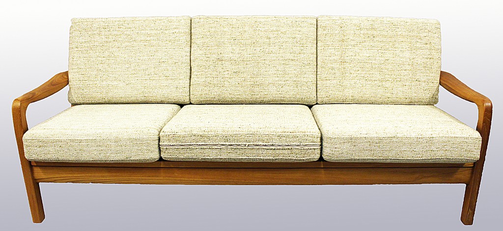 Vintage-Sofa und -Armlehnensessel.