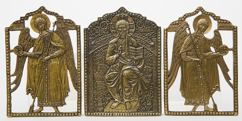 Drei russische Reliefs mit Heiligendarstellungen.