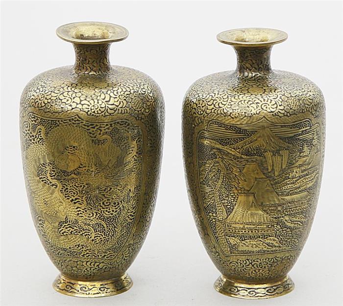 Paar Komai-Vasen.