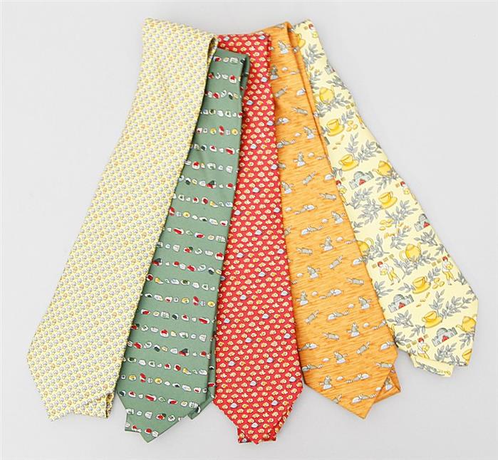 5 Krawatten, Hermès.