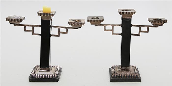 Paar Art Deco-Kerzenhalter, zweiarmig/dreiflammig.