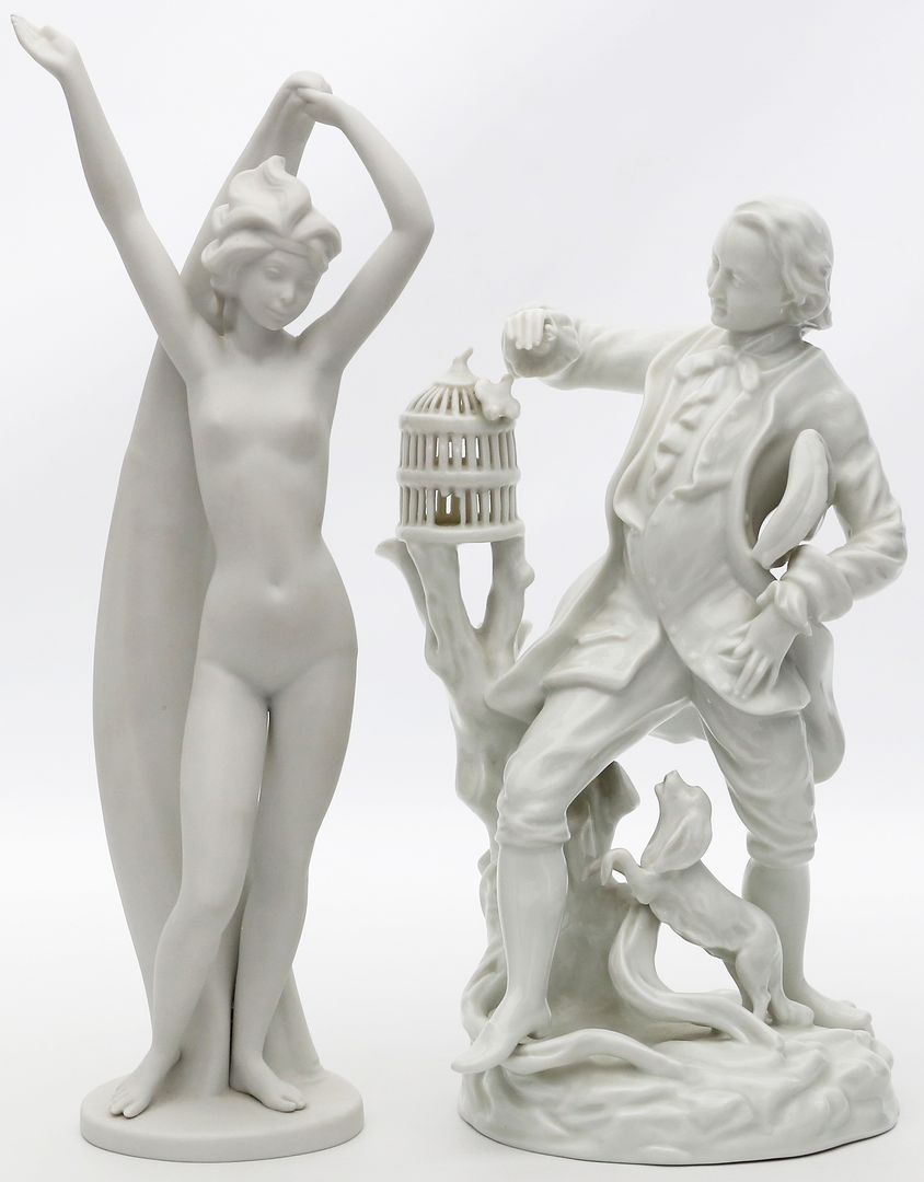 2 Skulpturen "Kavalier mit Vogelbauer" und Mädchenakt.